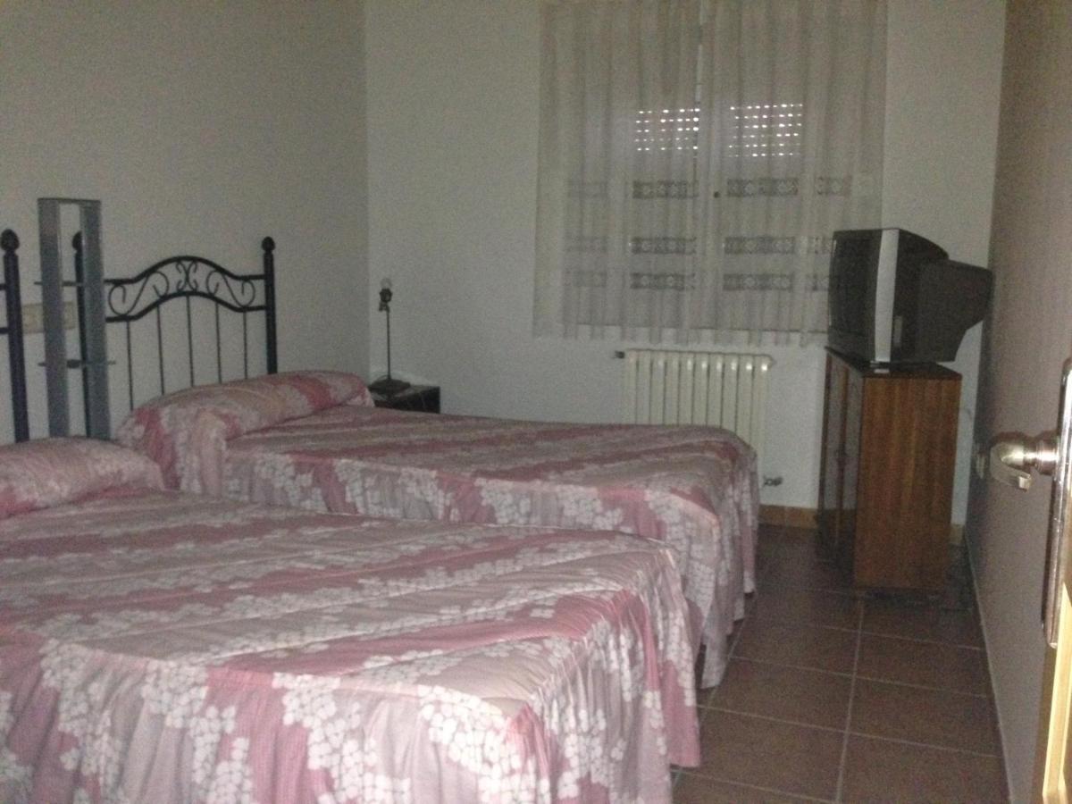 Apartamento Rural La Muralla De Pedraza Chavida Exterior photo